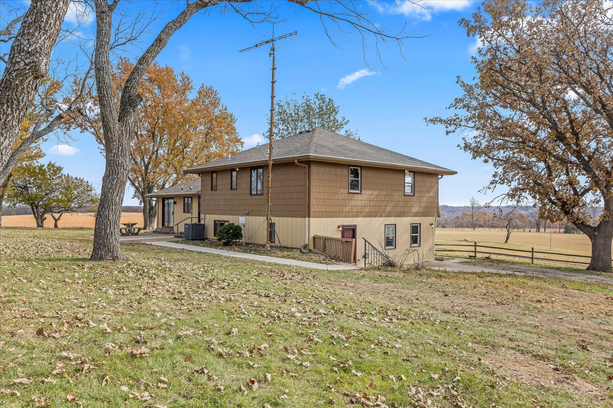 144 N 1150 Road