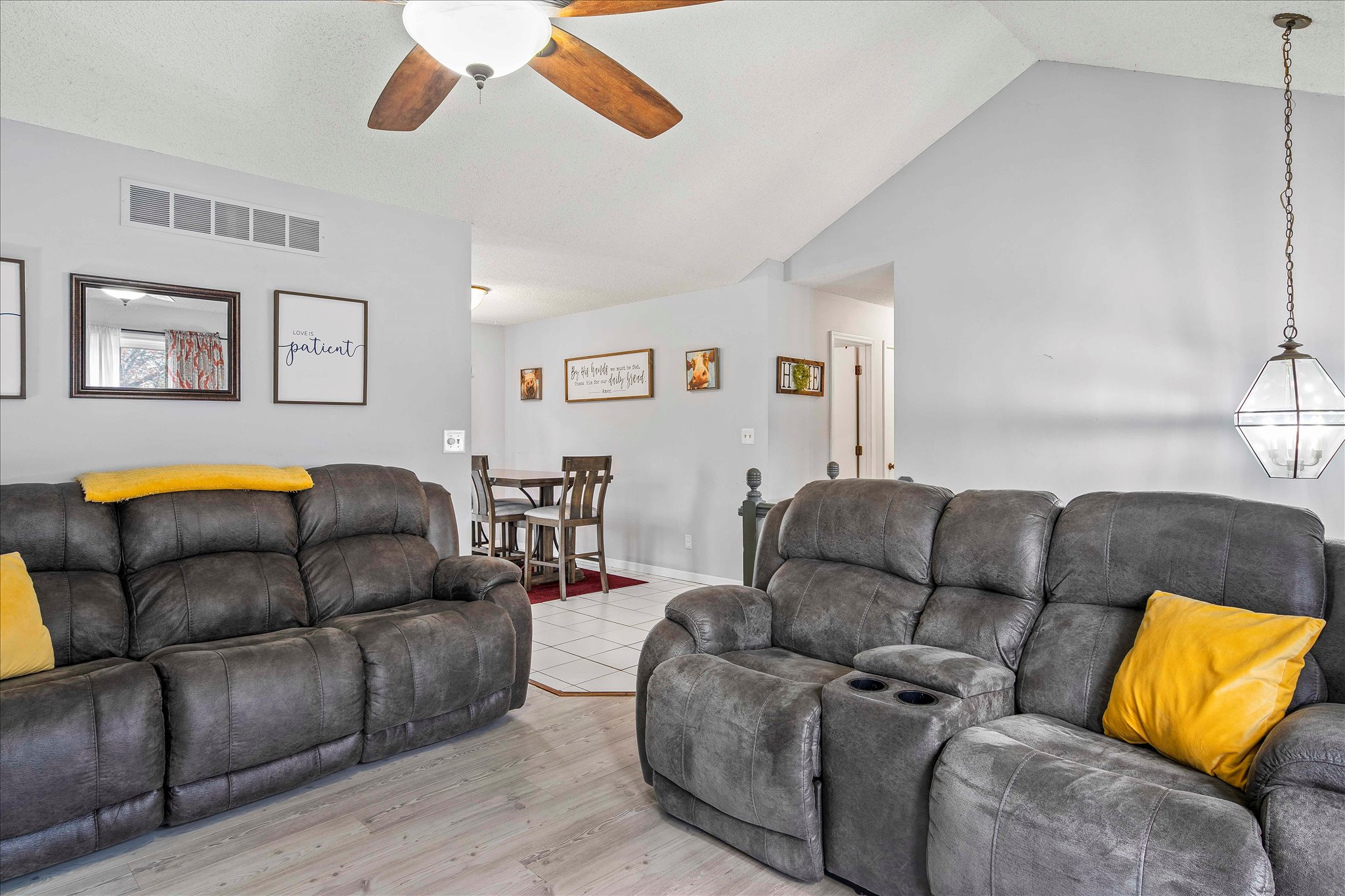 8812 Golden Lane