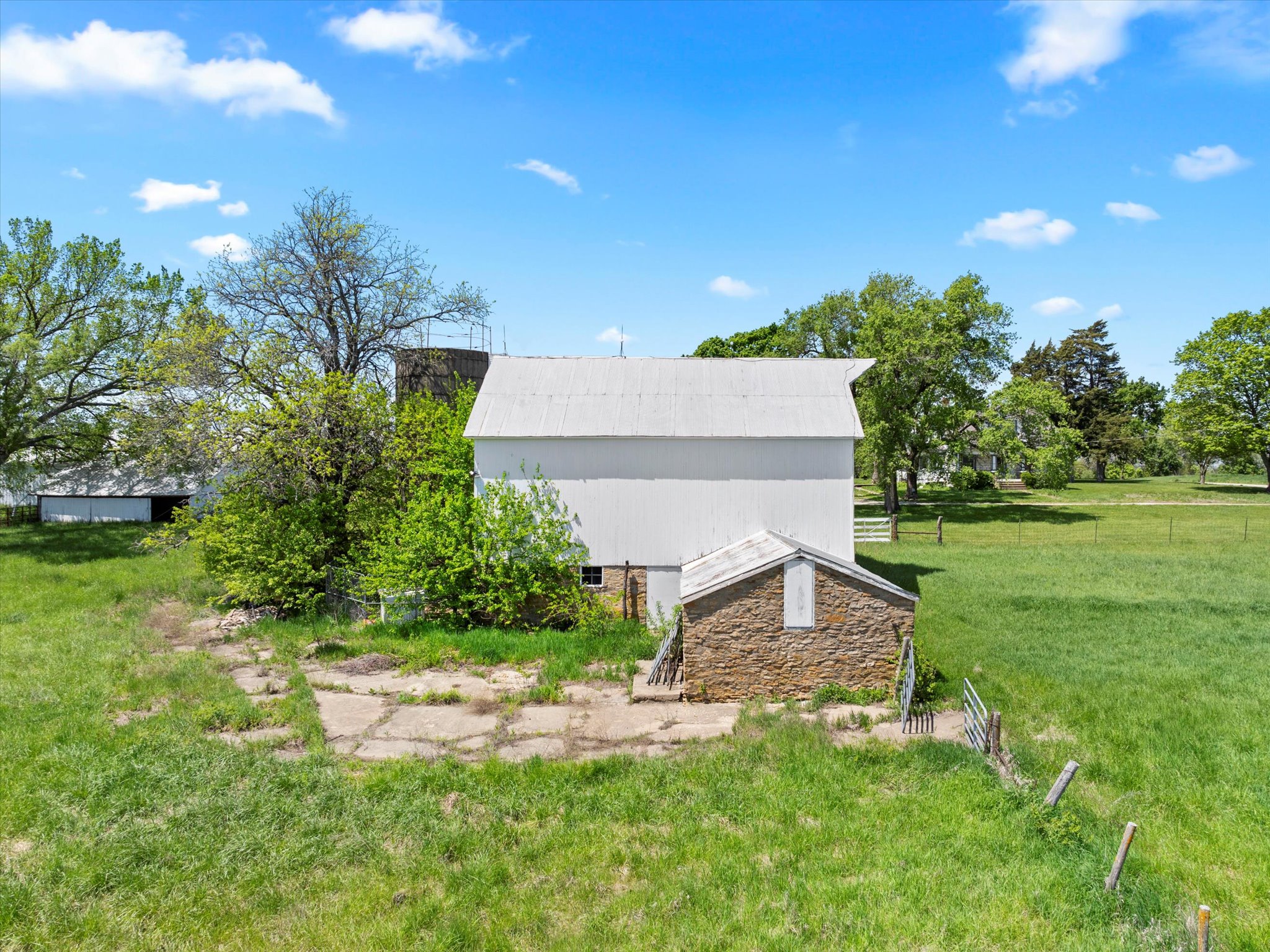 657 N 400 Road