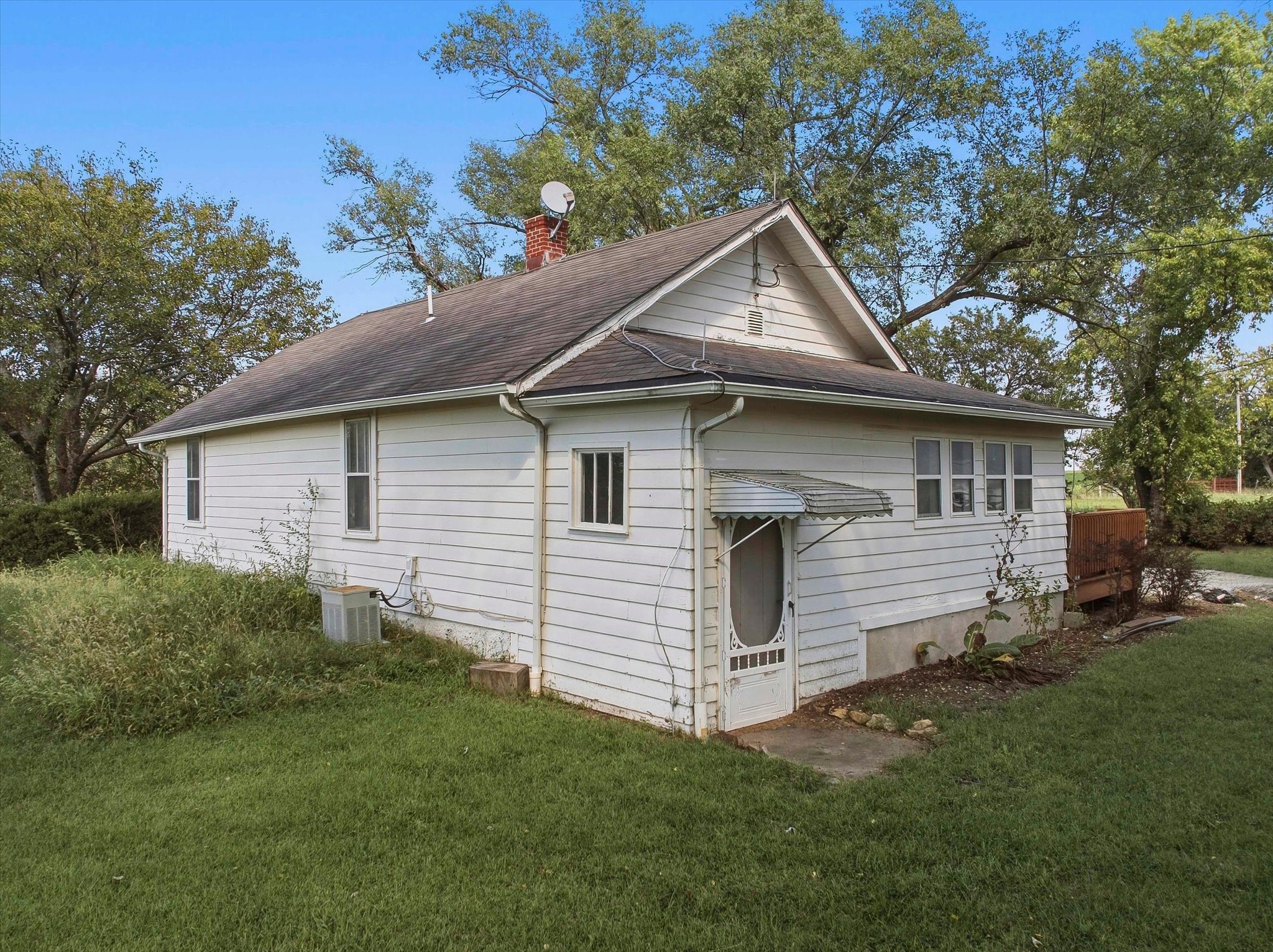 1945 N 900 Road