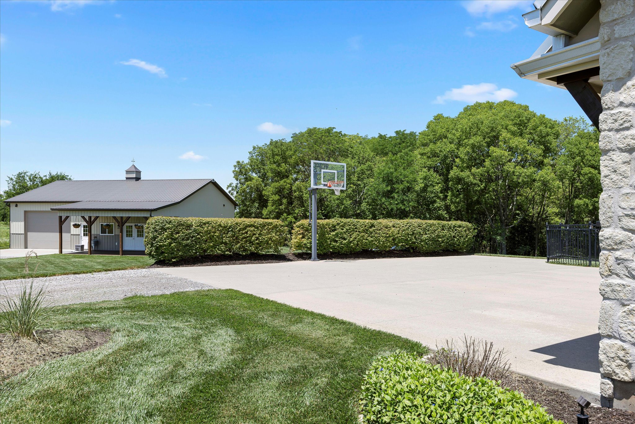 816 E 800 Road