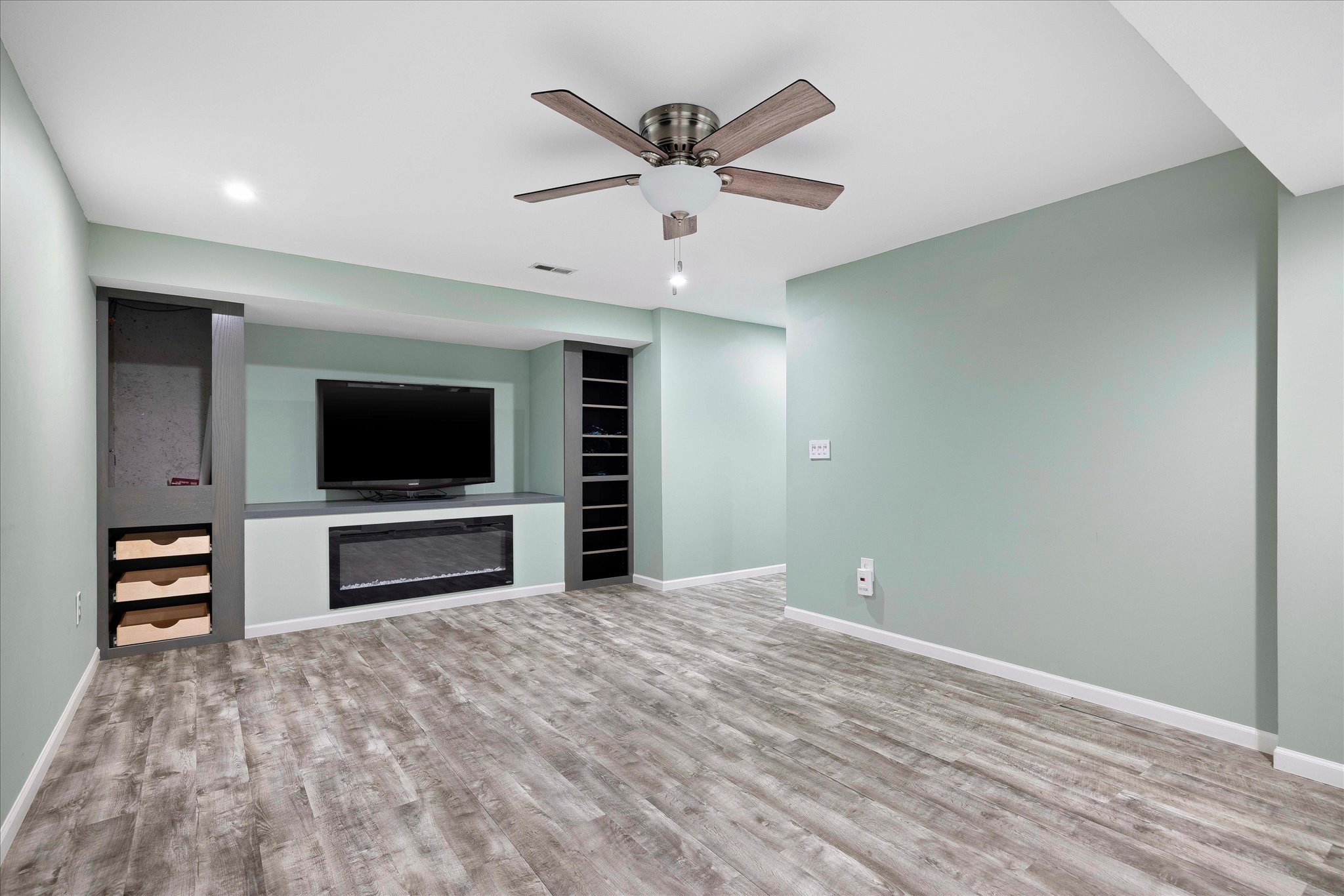 1310 Pin Oak Circle