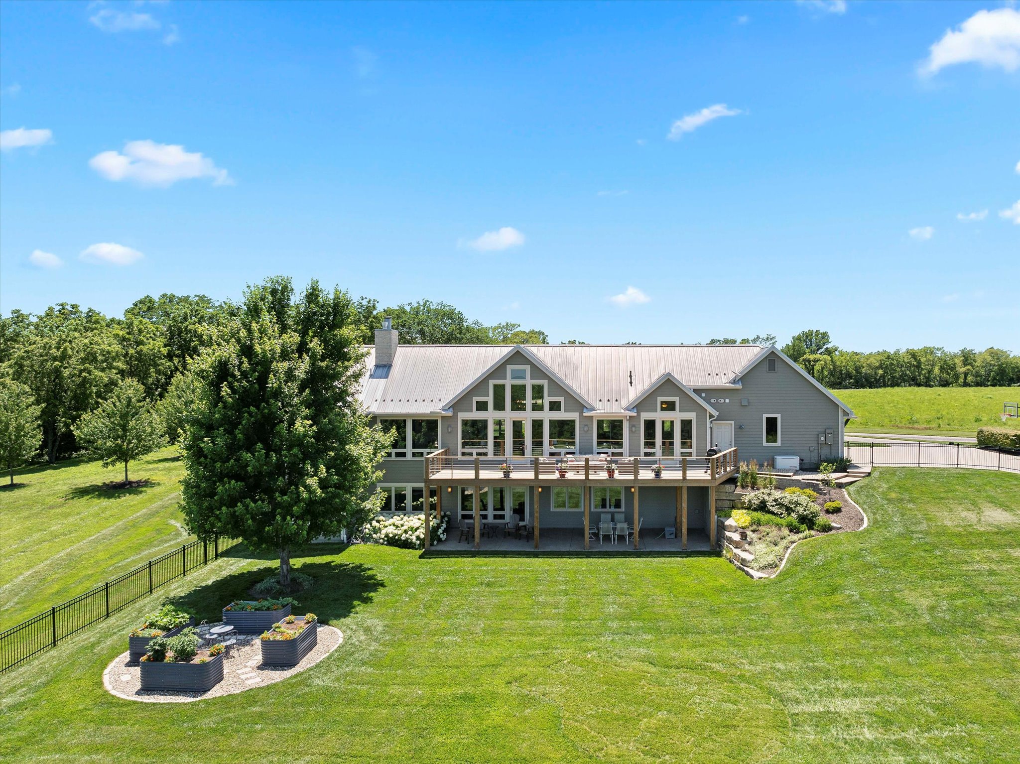 816 E 800 Road