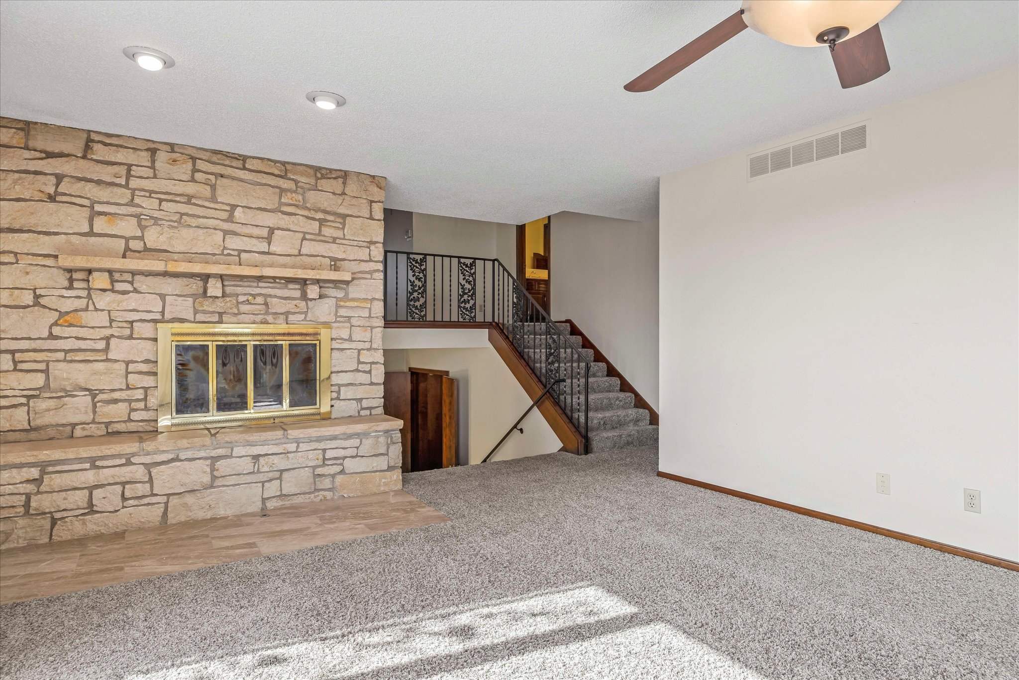 144 N 1150 Road