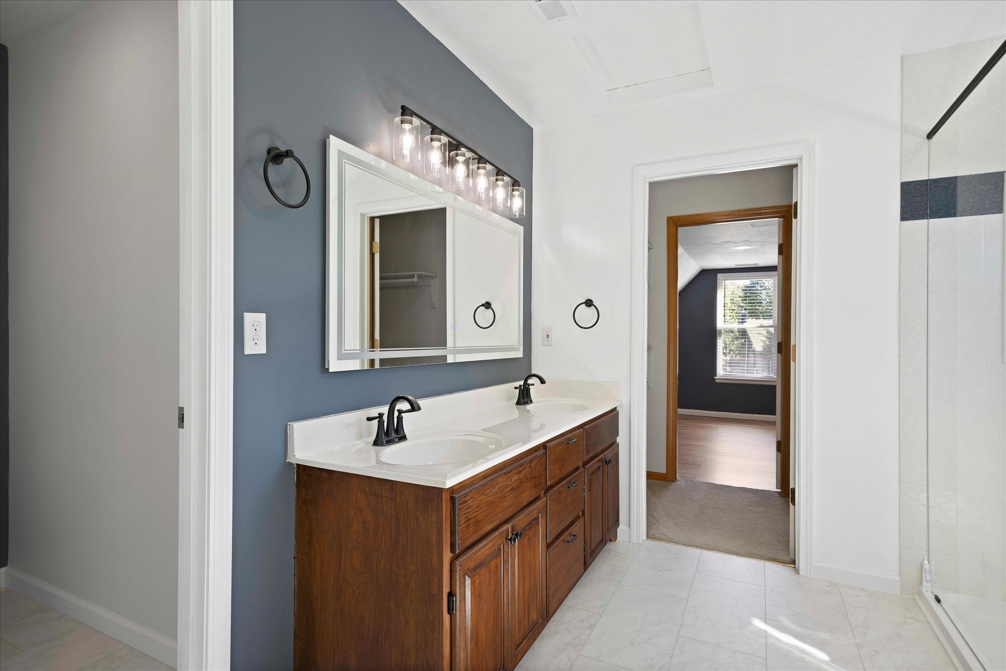 1310 Pin Oak Circle