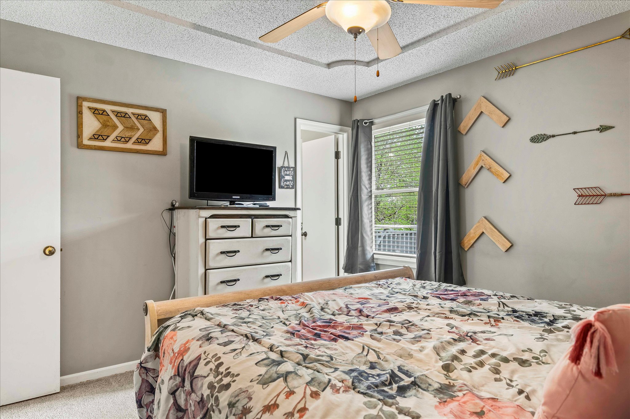 8812 Golden Lane