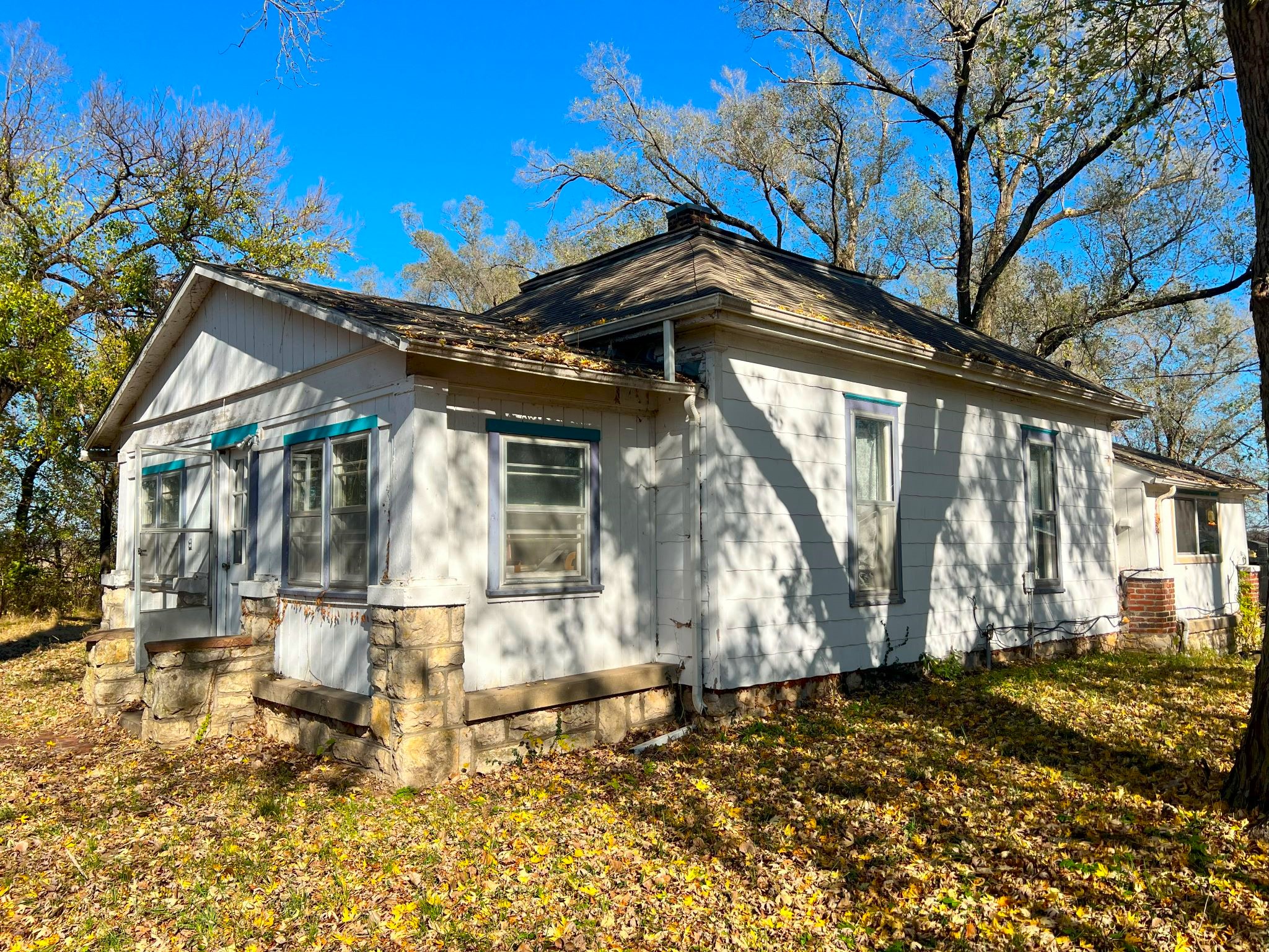 1852 E 1450 Road