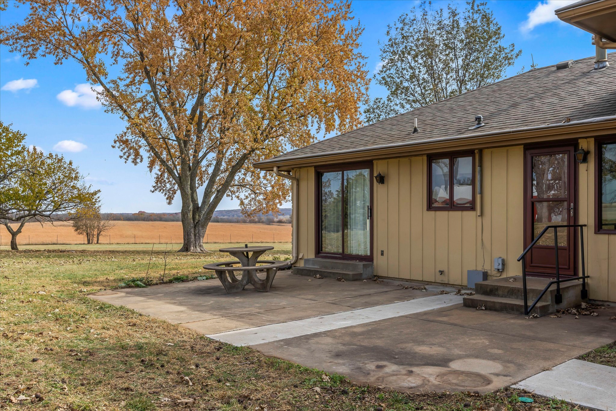 144 N 1150 Road