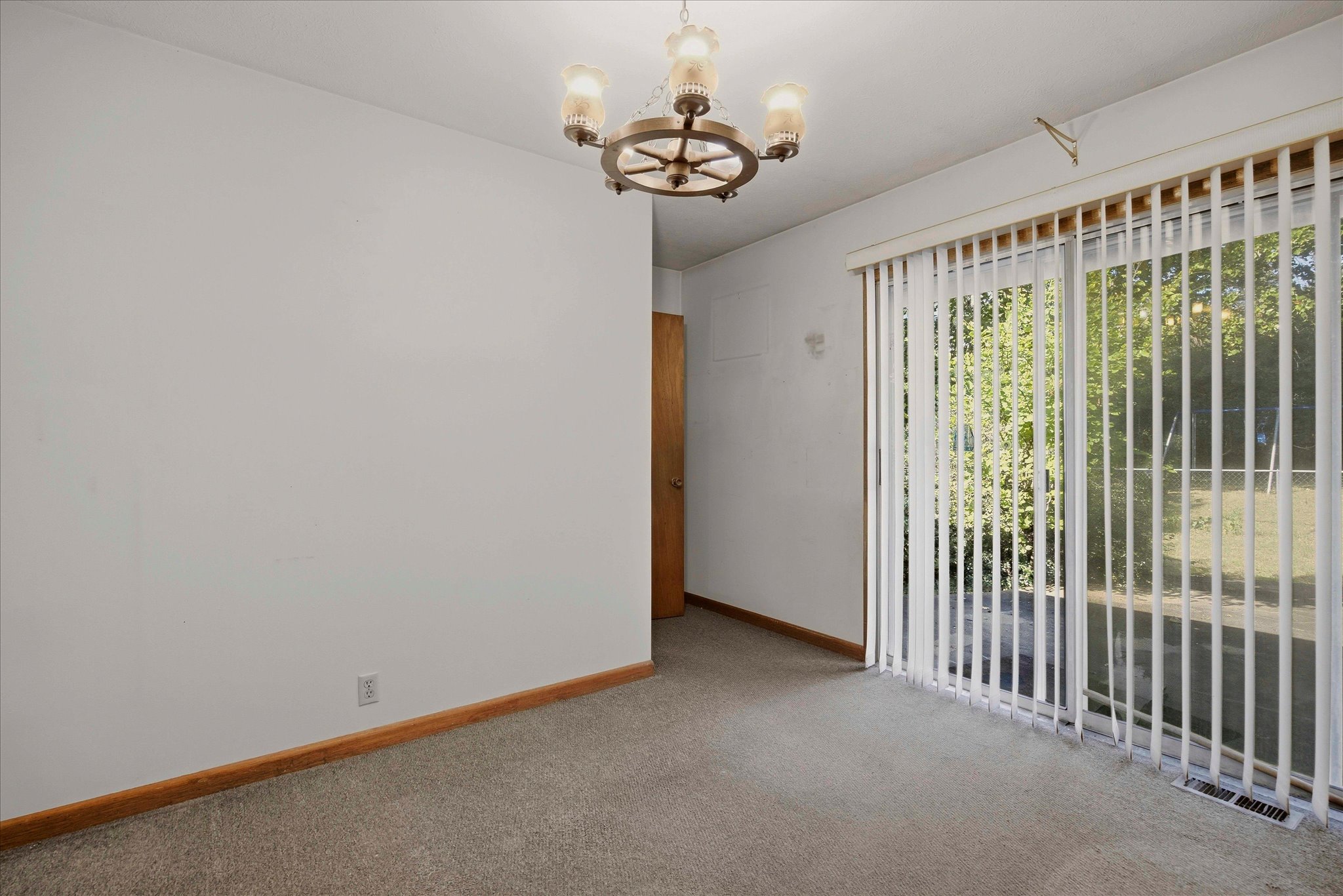 1411 Wagon Wheel Road