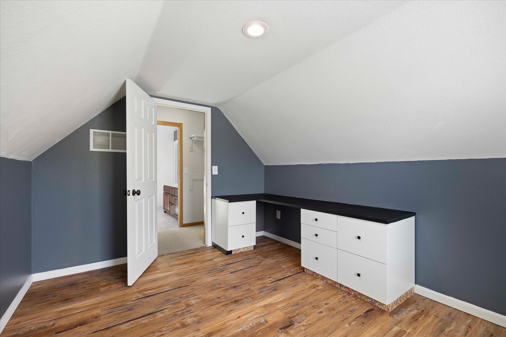 1310 Pin Oak Circle