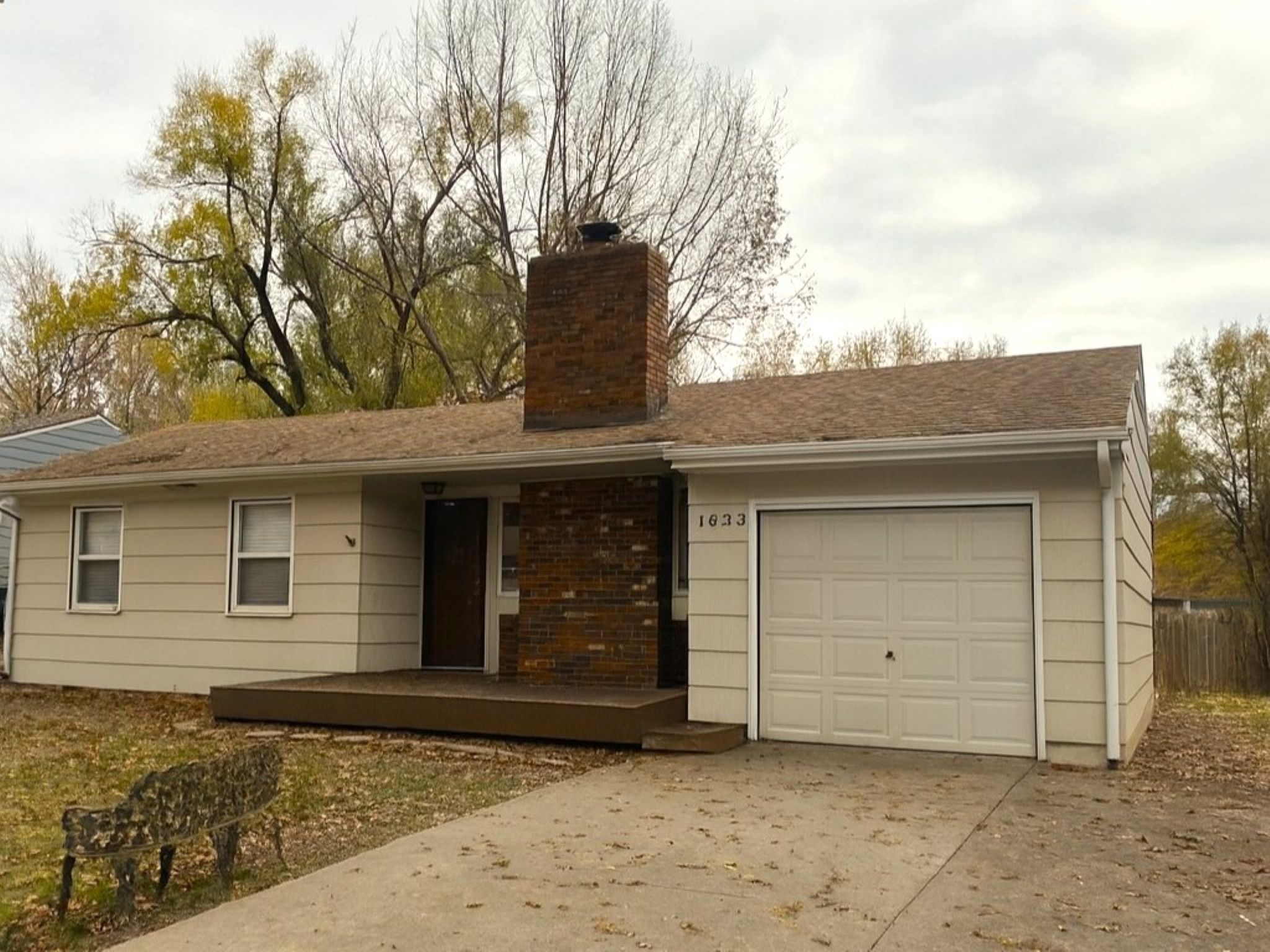 1633 W 20th Street