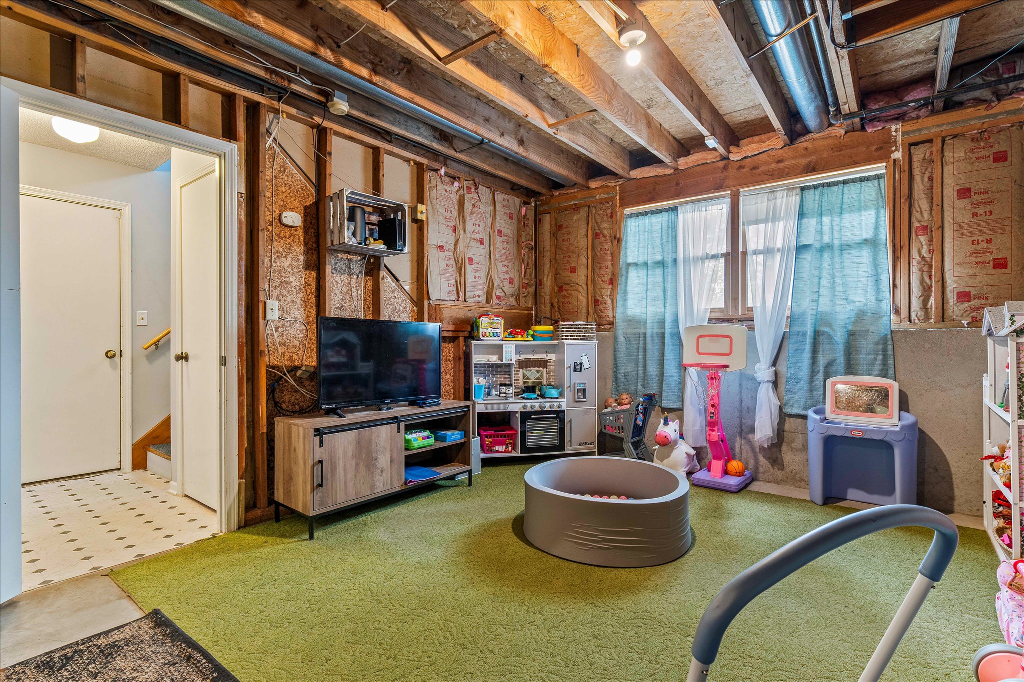 8812 Golden Lane