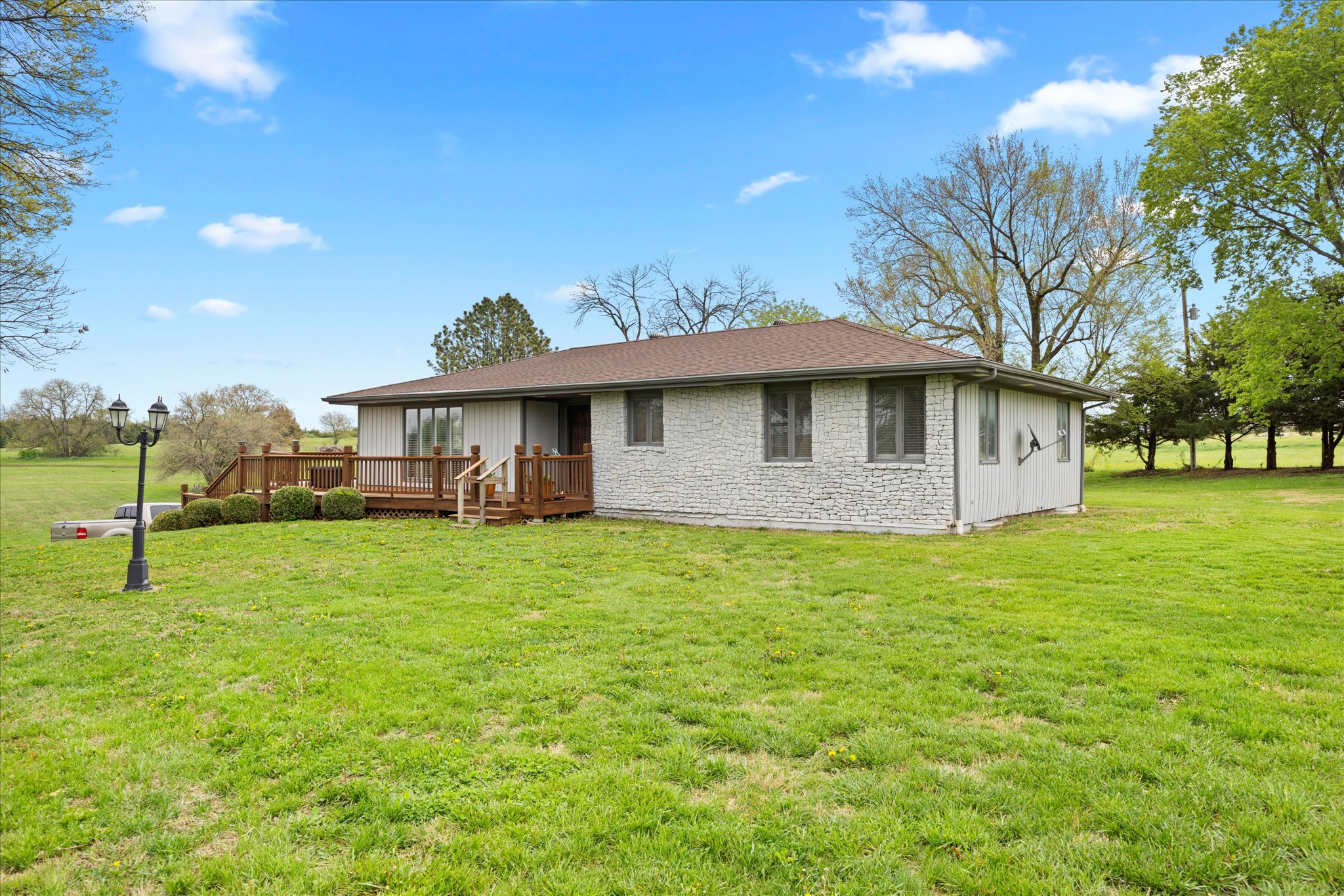 1628 E 400 Road