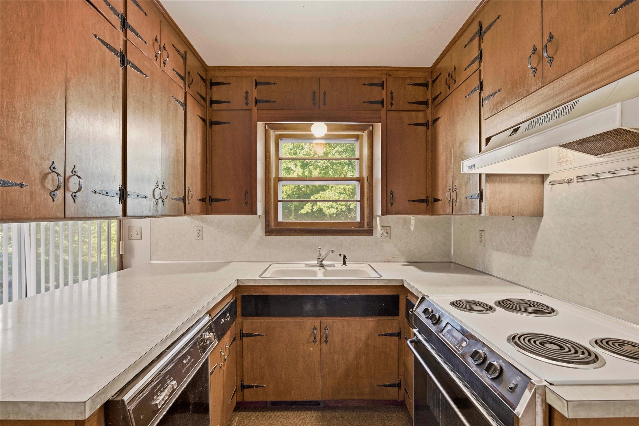 1411 Wagon Wheel Road