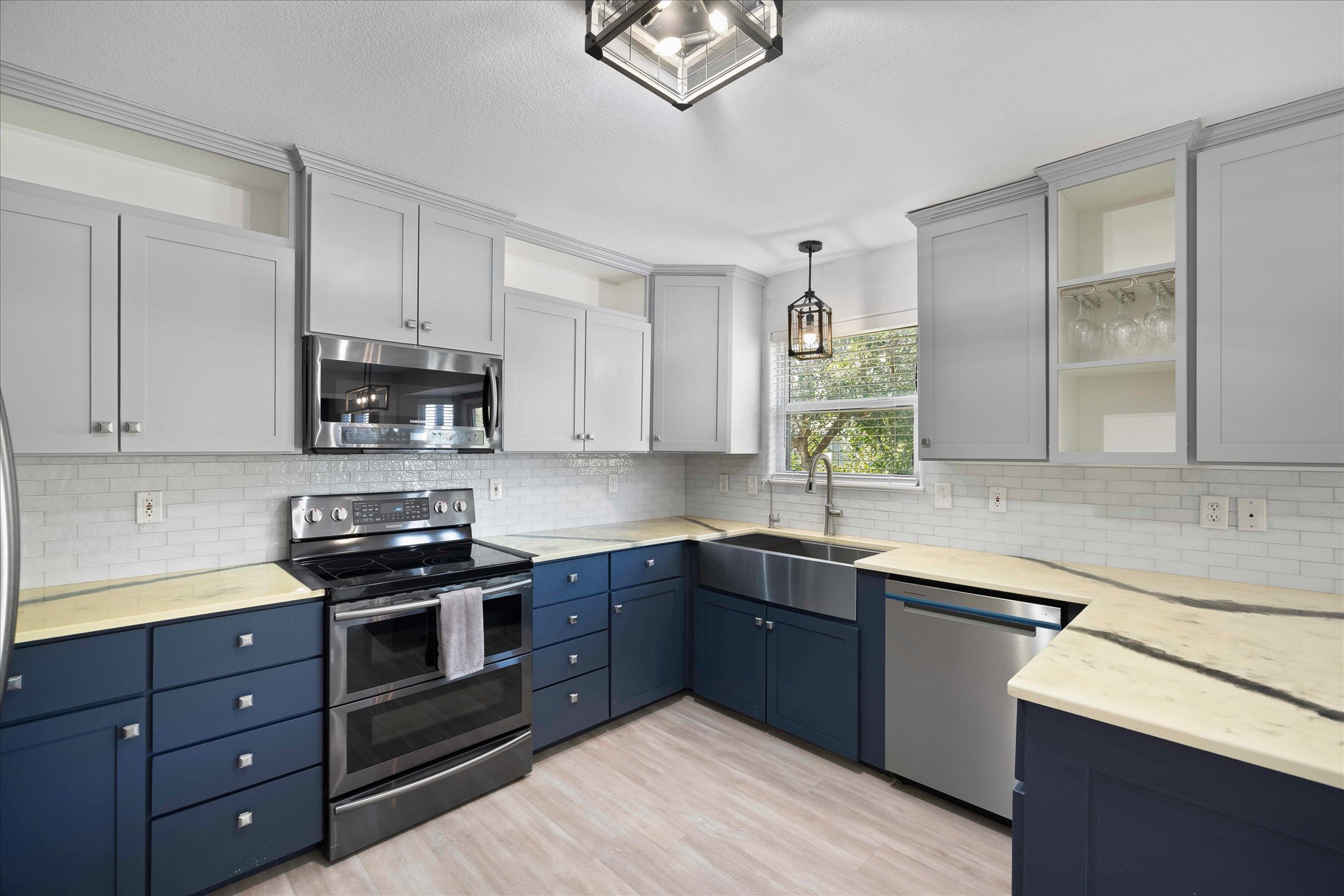 1310 Pin Oak Circle