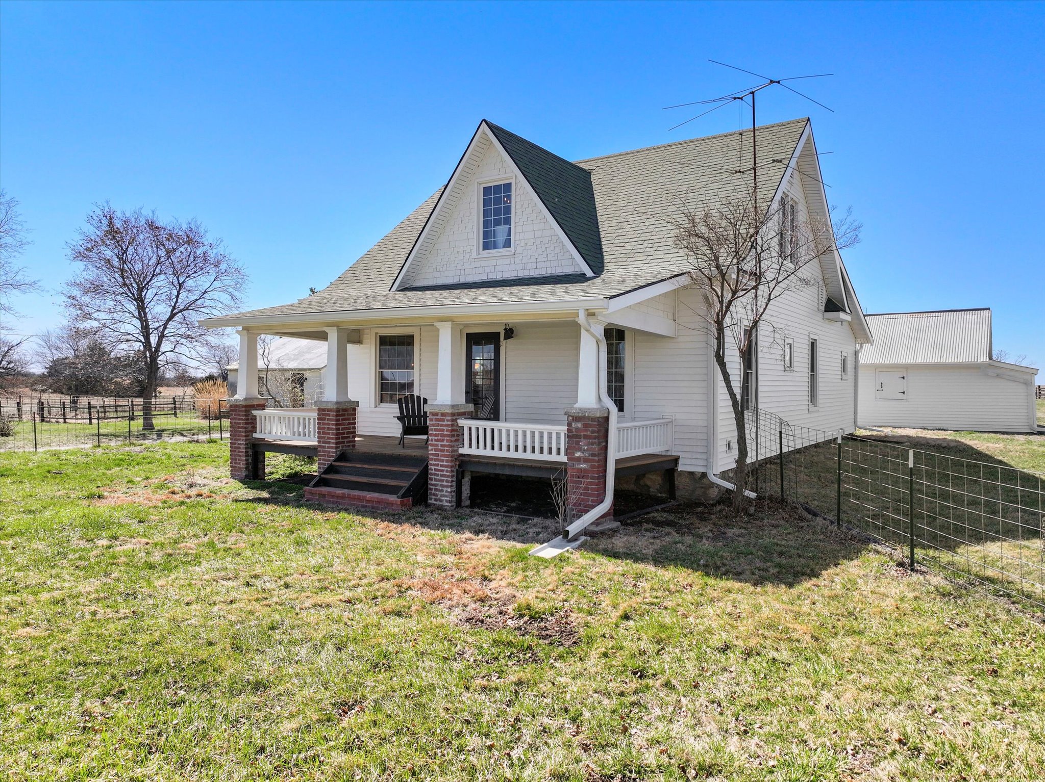 137 E 1400 Road