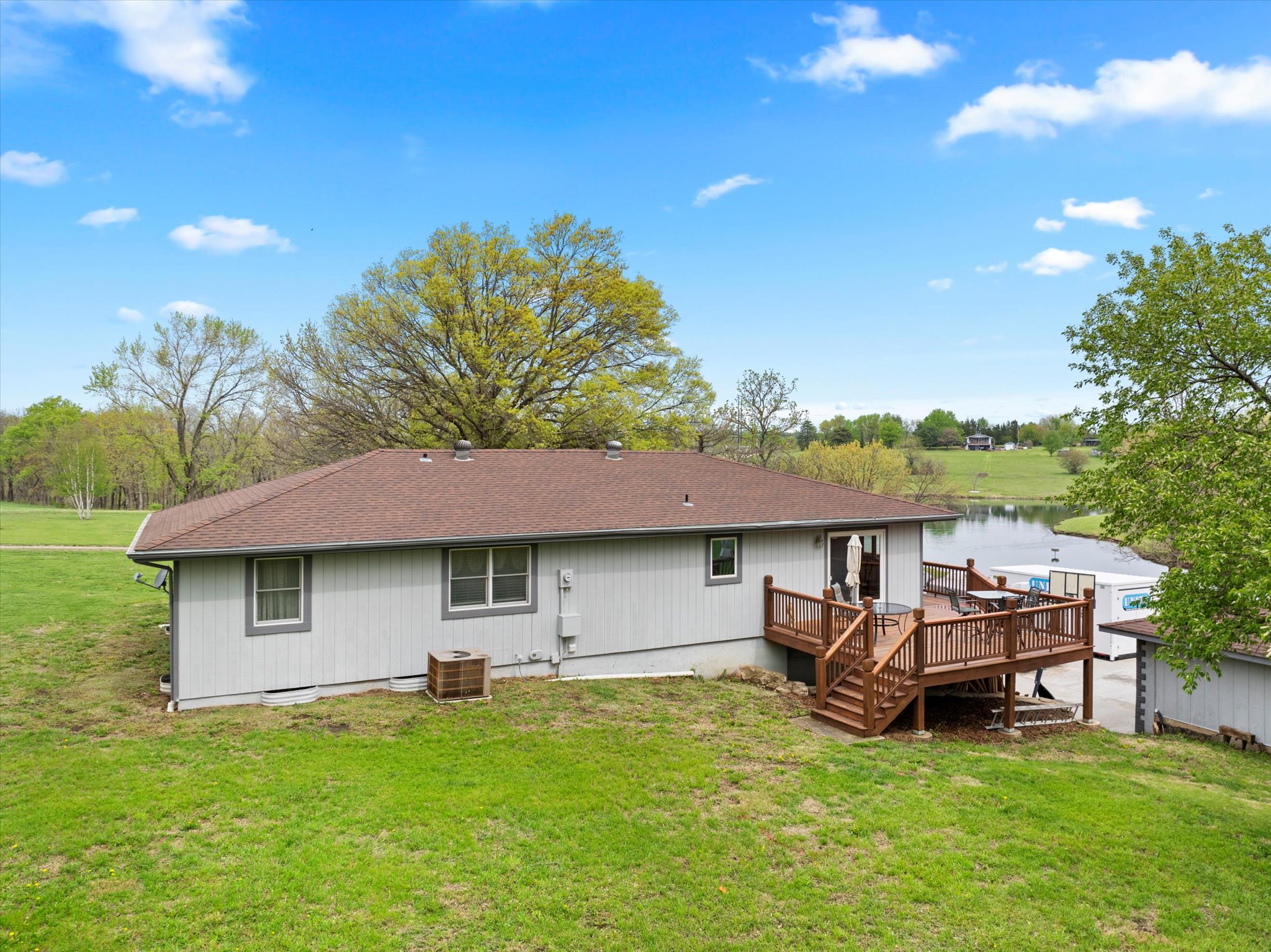 1628 E 400 Road