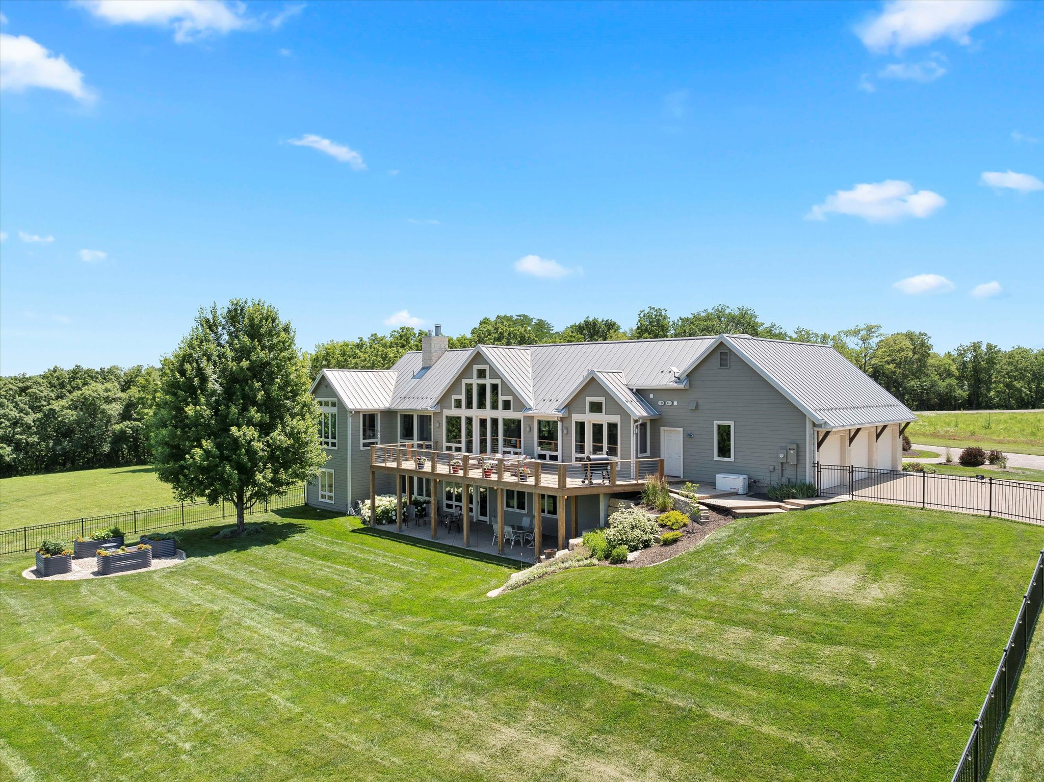 816 E 800 Road