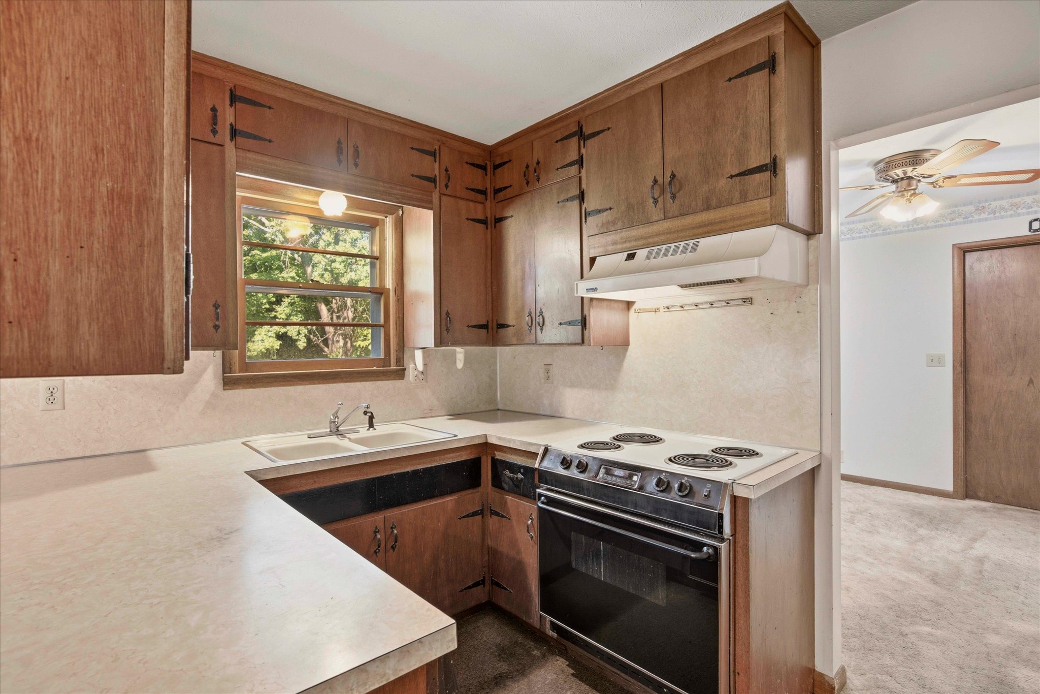 1411 Wagon Wheel Road
