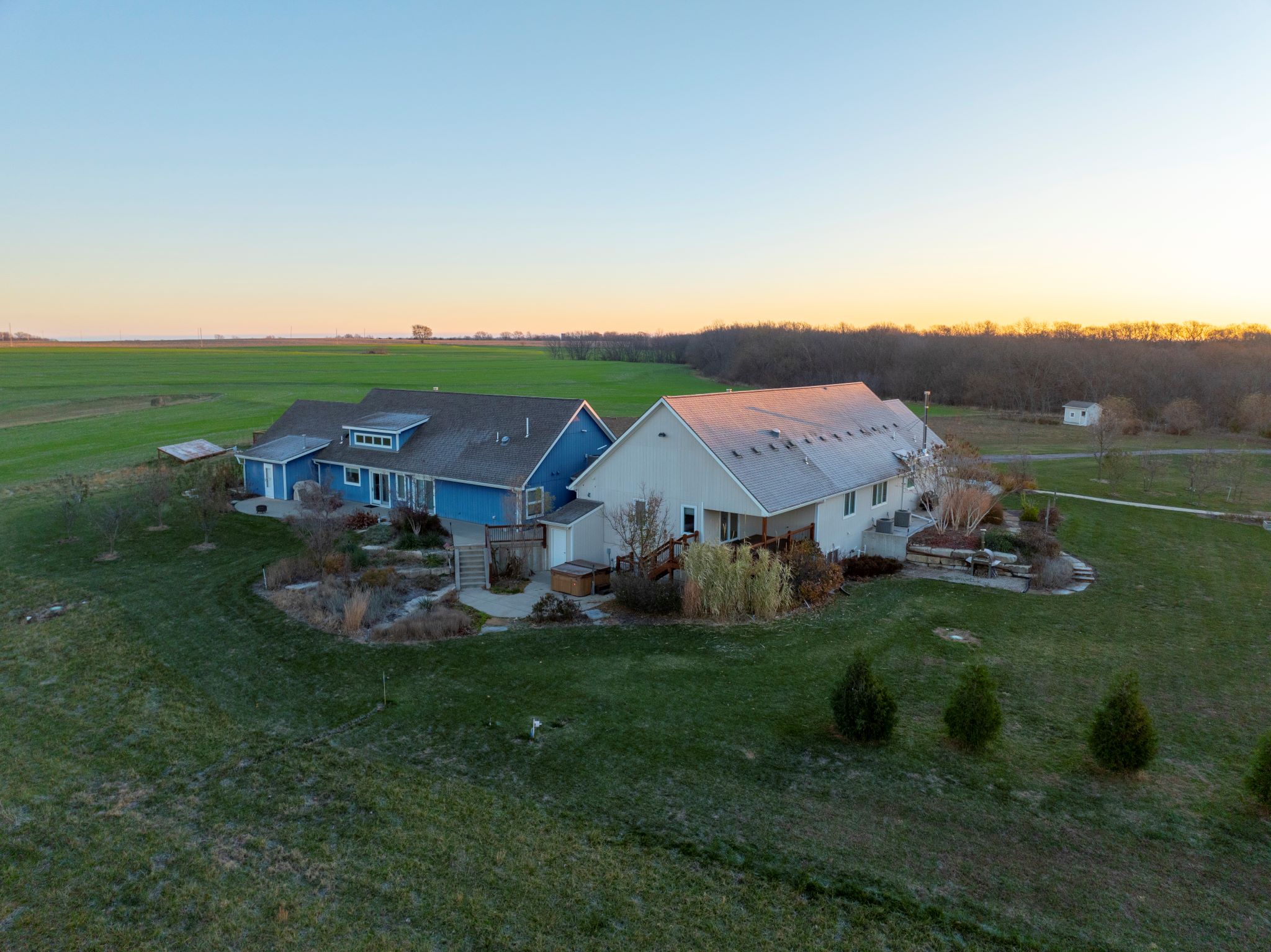 724 E 715 Road