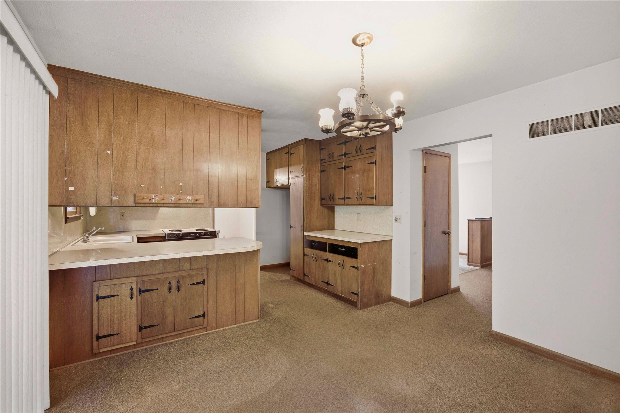 1411 Wagon Wheel Road