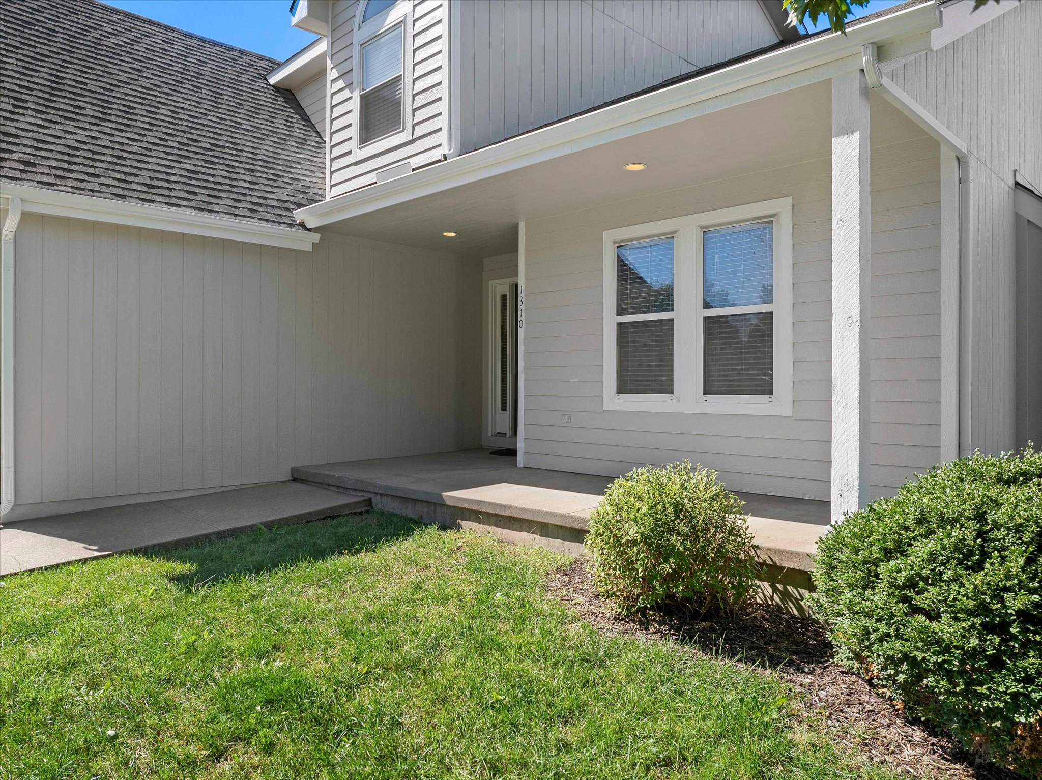 1310 Pin Oak Circle