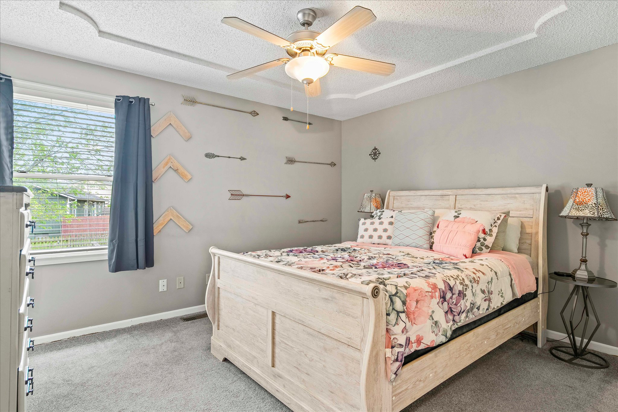 8812 Golden Lane