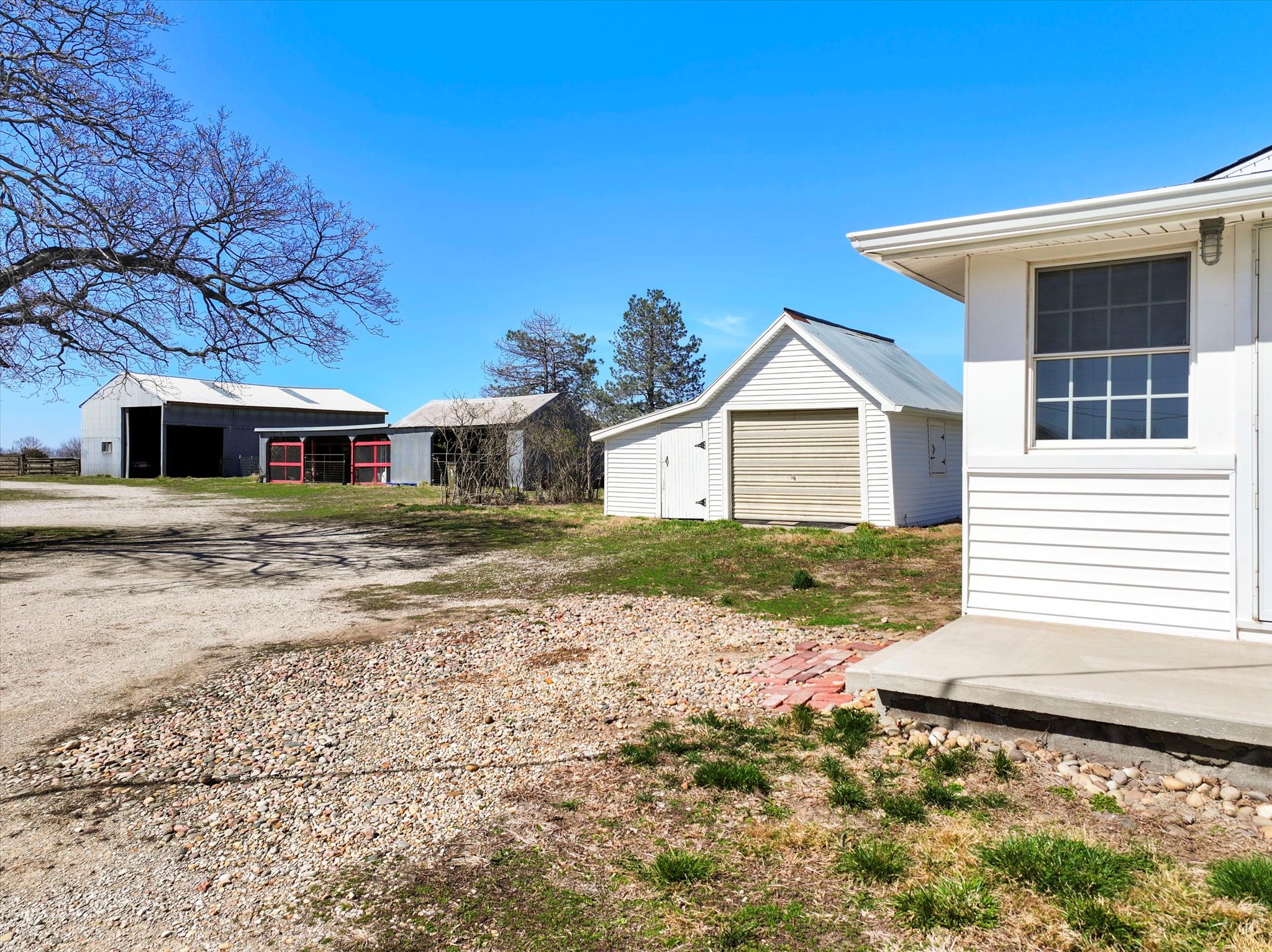 137 E 1400 Road