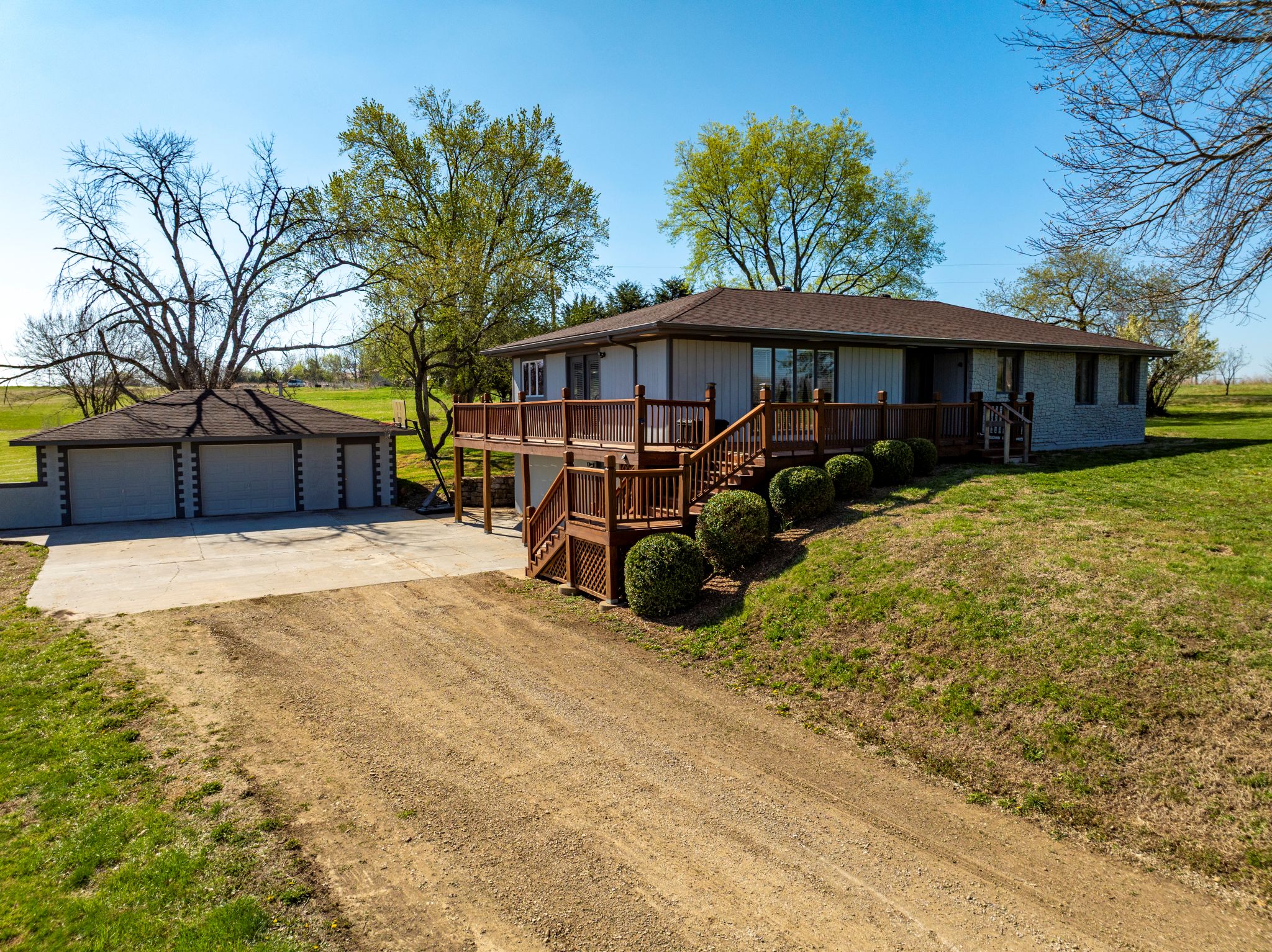 1628 E 400 Road